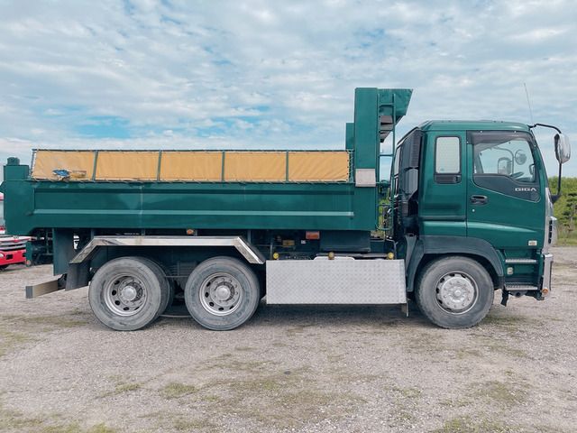 Isuzu GIGA 2015-10 12597-8