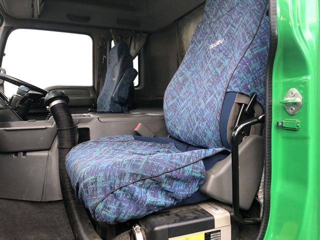 Isuzu GIGA 2013-09 15640-28