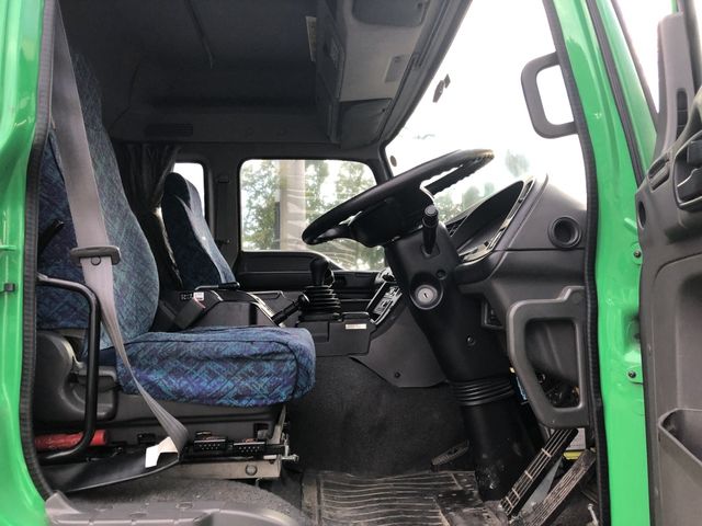 Isuzu GIGA 2013-09 15640-11