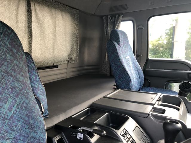 Isuzu GIGA 2013-09 15640-13
