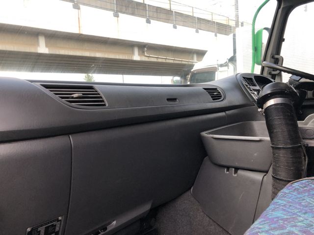 Isuzu GIGA 2013-09 15640-29