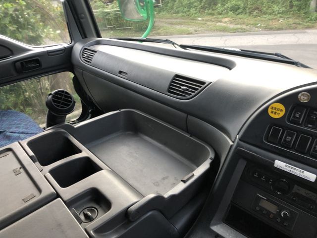Isuzu GIGA 2013-09 15640-17
