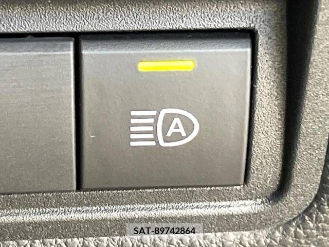 Toyota YARIS 2022-05 371418-5