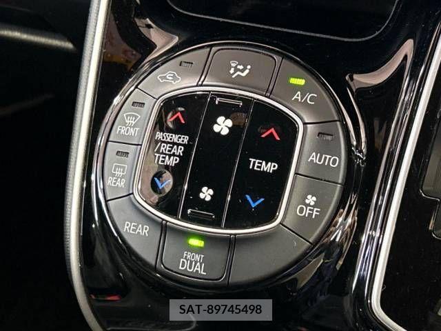 Toyota VOXY 2018-12 289028-7