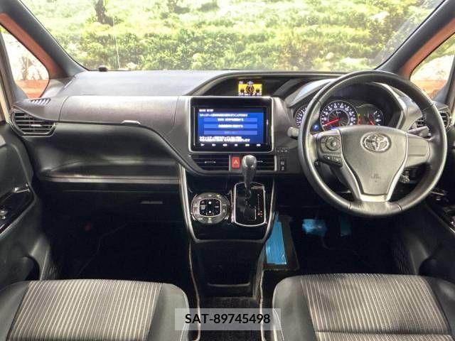 Toyota VOXY 2018-12 289028-1