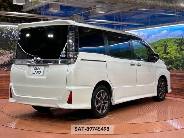 Toyota VOXY 2018-12 289028-17