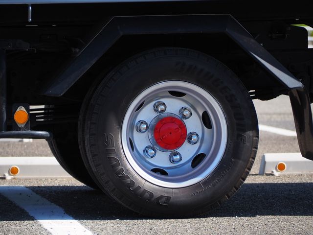 Isuzu ELF TRUCK 2012-10 23761-11