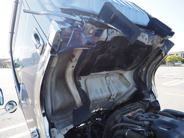 Isuzu ELF TRUCK 2012-10 23761-23
