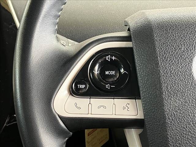 Toyota PRIUS 2016-01 193892-4