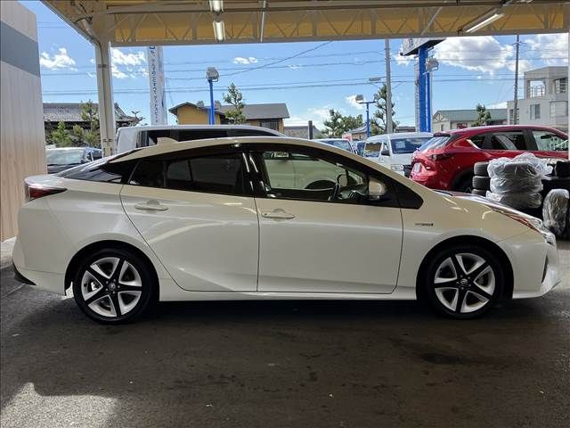 Toyota PRIUS 2016-01 193892-17