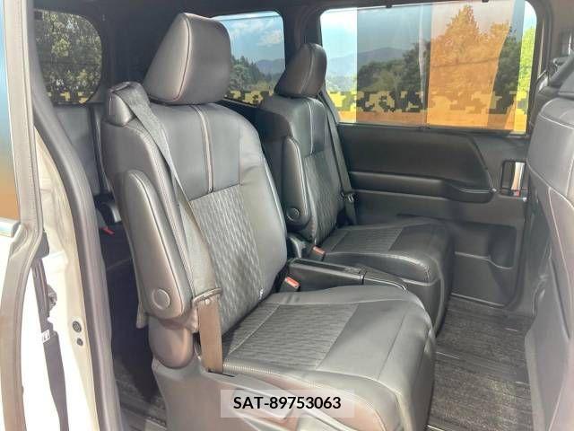 Toyota NOAH 2022-09 365117-11