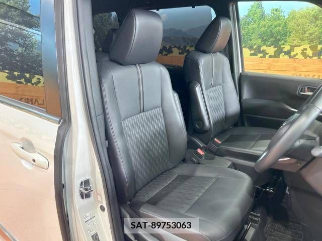 Toyota NOAH 2022-09 365117-10