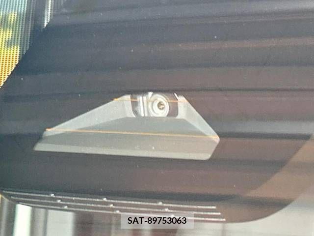 Toyota NOAH 2022-09 365117-9