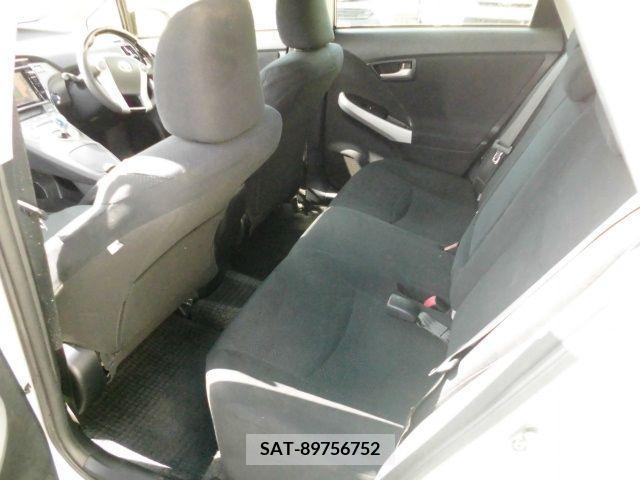 Toyota PRIUS 2012-11 366657-13