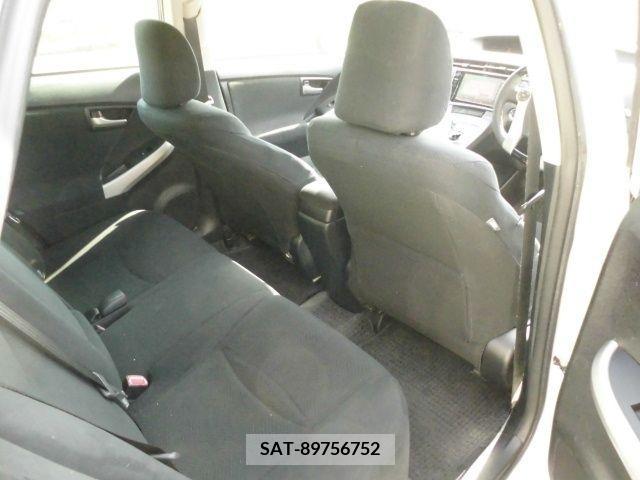 Toyota PRIUS 2012-11 366657-12
