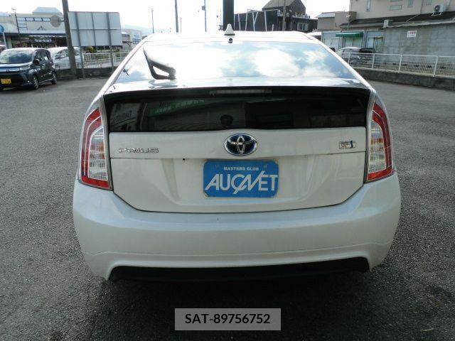 Toyota PRIUS 2012-11 366657-8