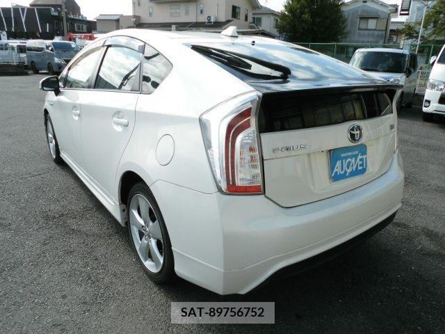 Toyota PRIUS 2012-11 366657-2