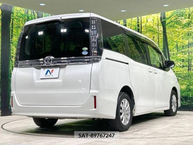Toyota VOXY 2014-08 288934-18