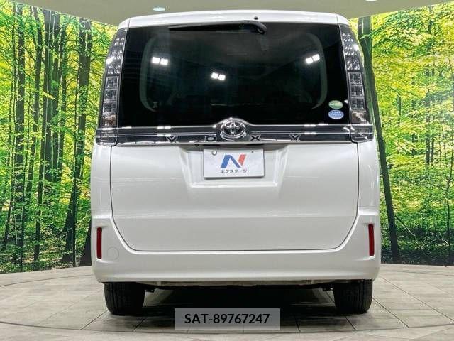 Toyota VOXY 2014-08 288934-16