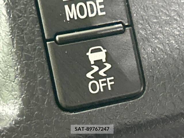 Toyota VOXY 2014-08 288934-6