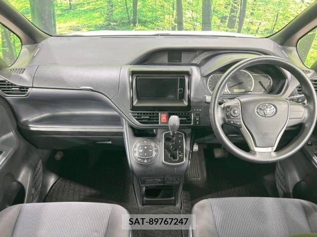 Toyota VOXY 2014-08 288934-1
