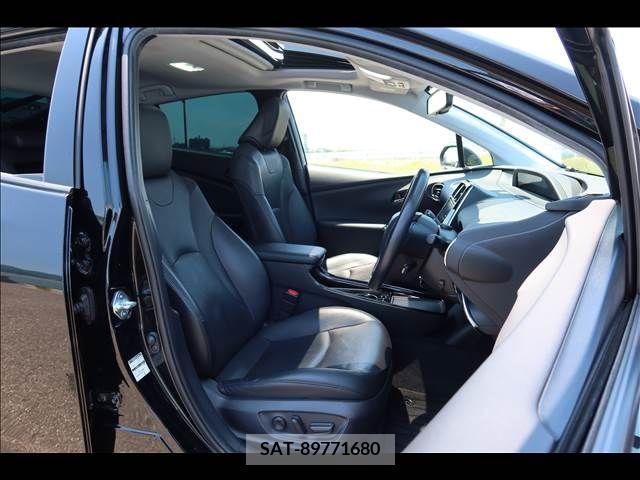 Toyota PRIUS 2019-02 322416-13