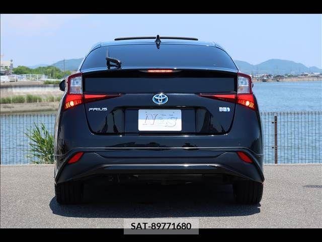 Toyota PRIUS 2019-02 322416-4