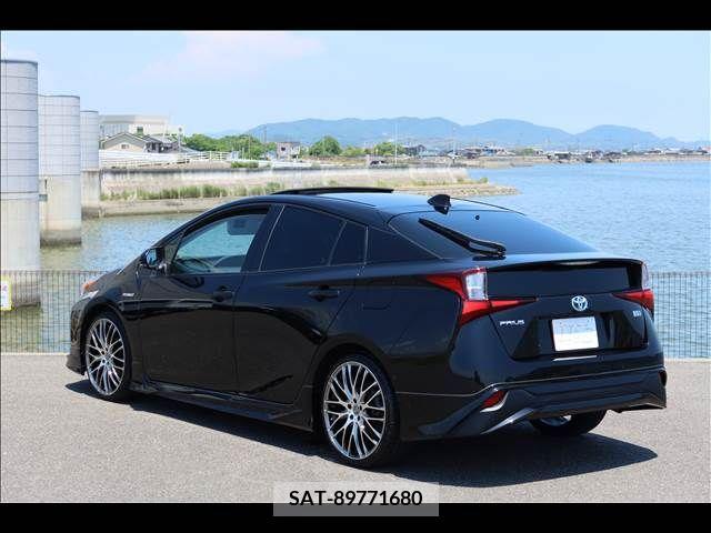 Toyota PRIUS 2019-02 322416-3
