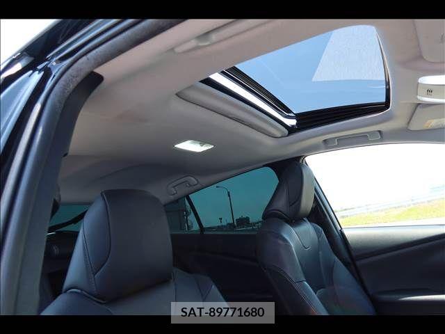Toyota PRIUS 2019-02 322416-12