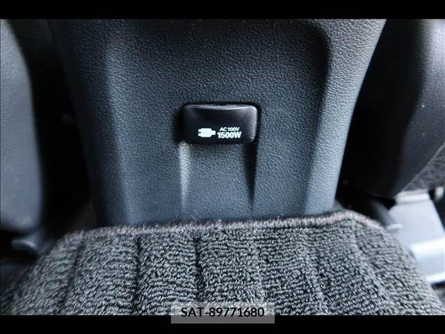 Toyota PRIUS 2019-02 322416-17
