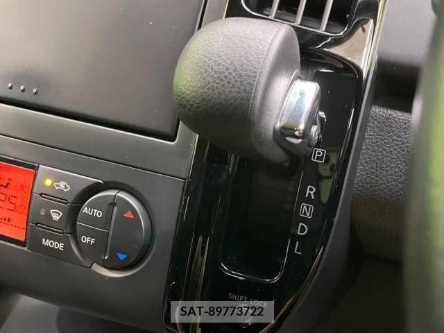 Nissan SERENA 2009-12 256639-19