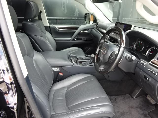 Lexus LX 2020-10 18628-9