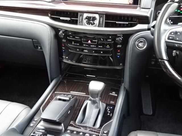 Lexus LX 2020-10 18628-15