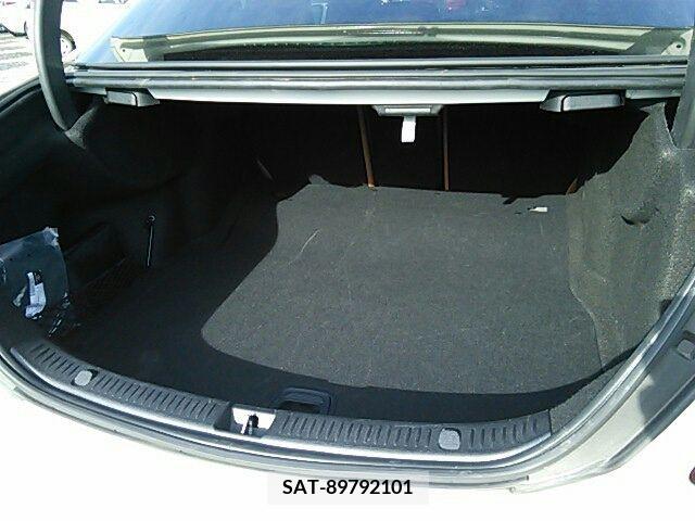 Mercedes Benz E-CLASS 2020-05 205103-13