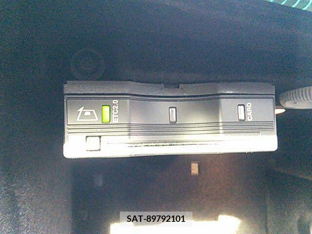 Mercedes Benz E-CLASS 2020-05 205103-25