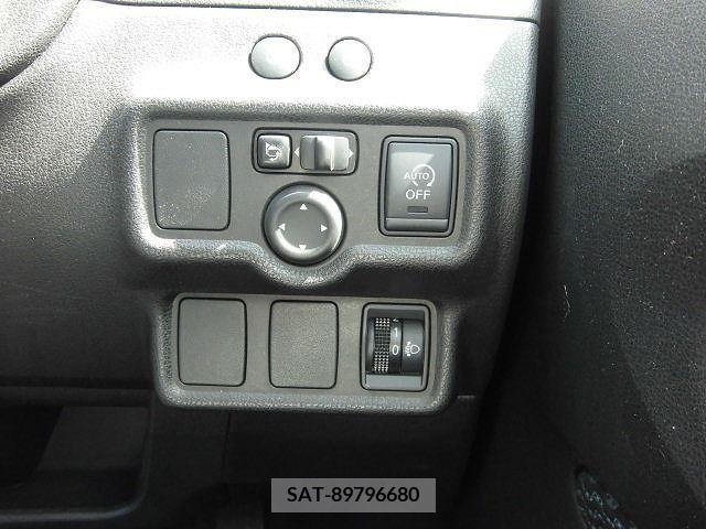 Nissan NOTE 2013-11 392915-4