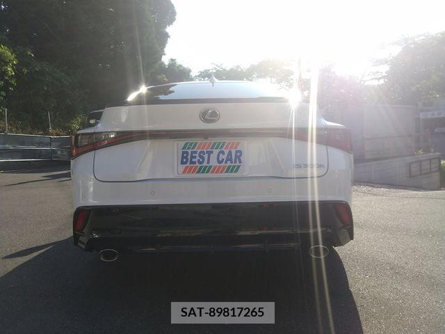 Lexus IS 2023-01 388348-9