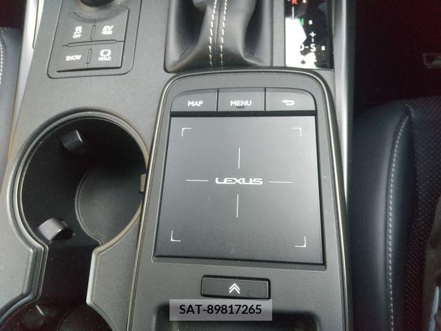 Lexus IS 2023-01 388348-26