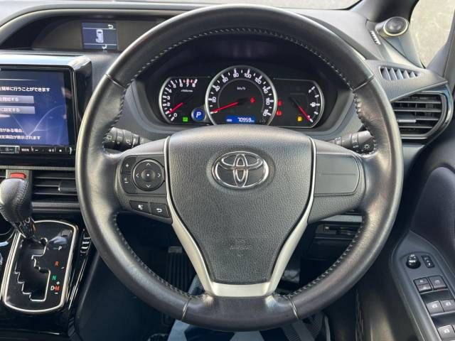 Toyota VOXY 2016-10 180376-12