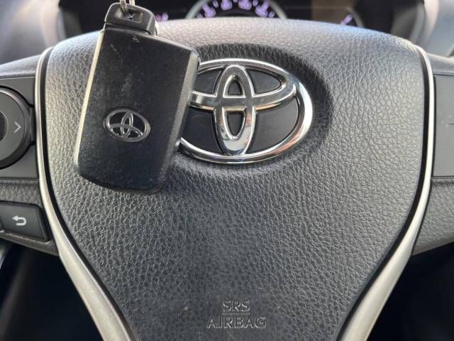 Toyota VOXY 2016-10 180376-6