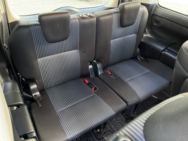 Toyota VOXY 2016-10 180376-10