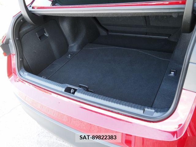 Lexus IS 2023-02 388414-14