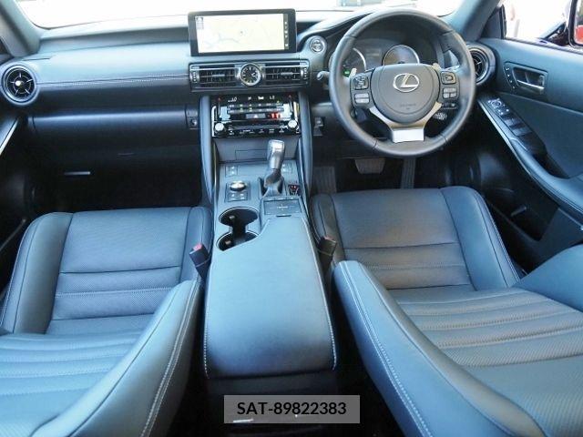 Lexus IS 2023-02 388414-9