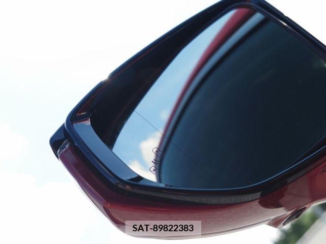 Lexus IS 2023-02 388414-19