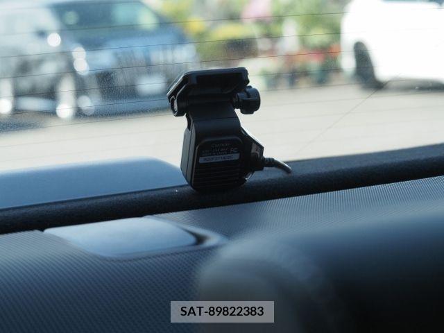 Lexus IS 2023-02 388414-29
