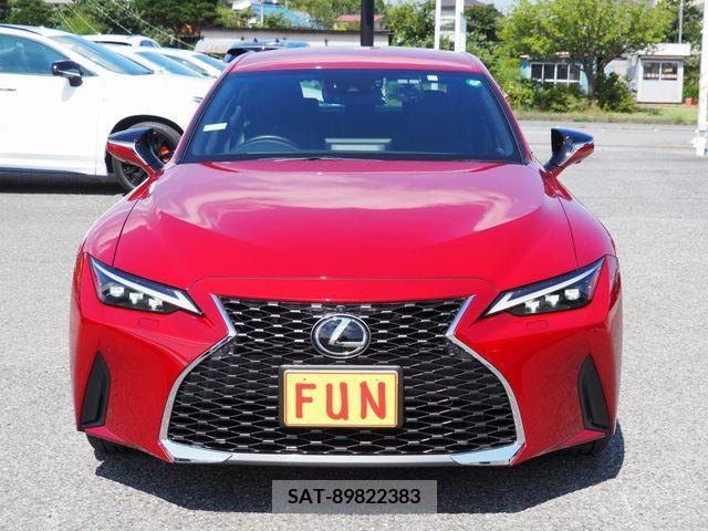 Lexus IS 2023-02 388414-1