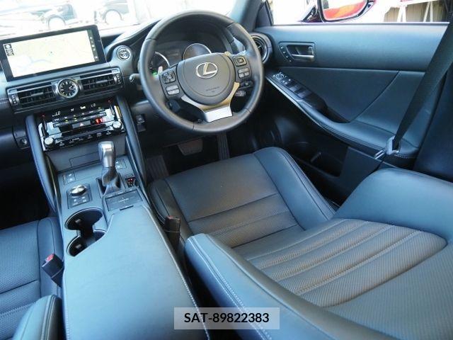 Lexus IS 2023-02 388414-27