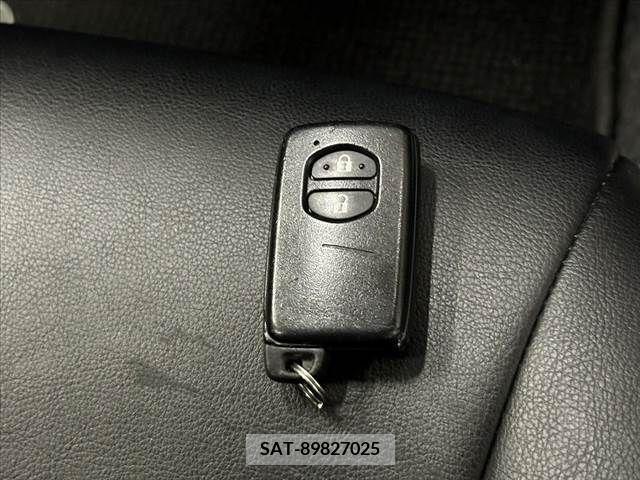 Toyota AQUA 2012-11 385221-4