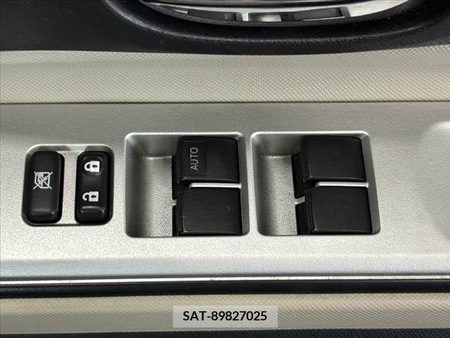 Toyota AQUA 2012-11 385221-25