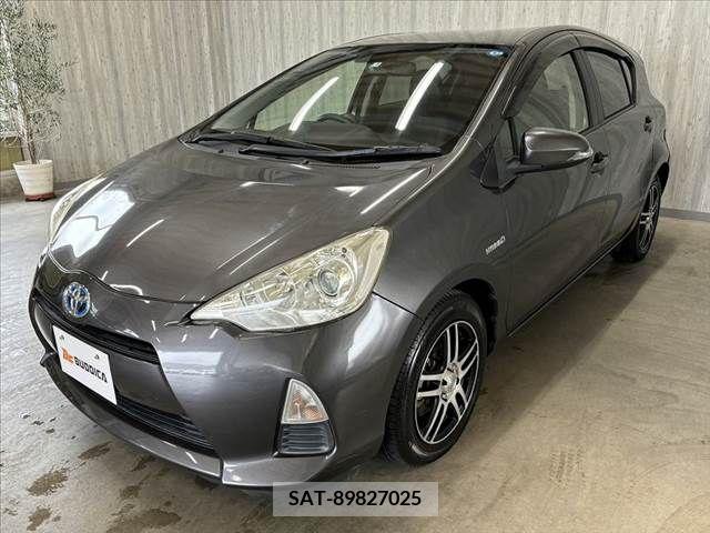 Toyota AQUA 2012-11 385221-9